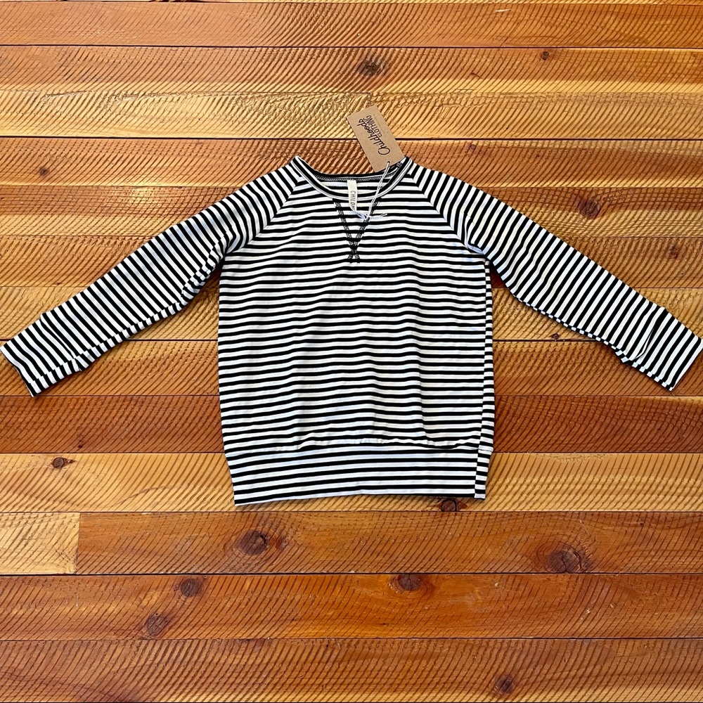 NEW Childhoods Size 8/9 Pullover Crew Black And White Stripe